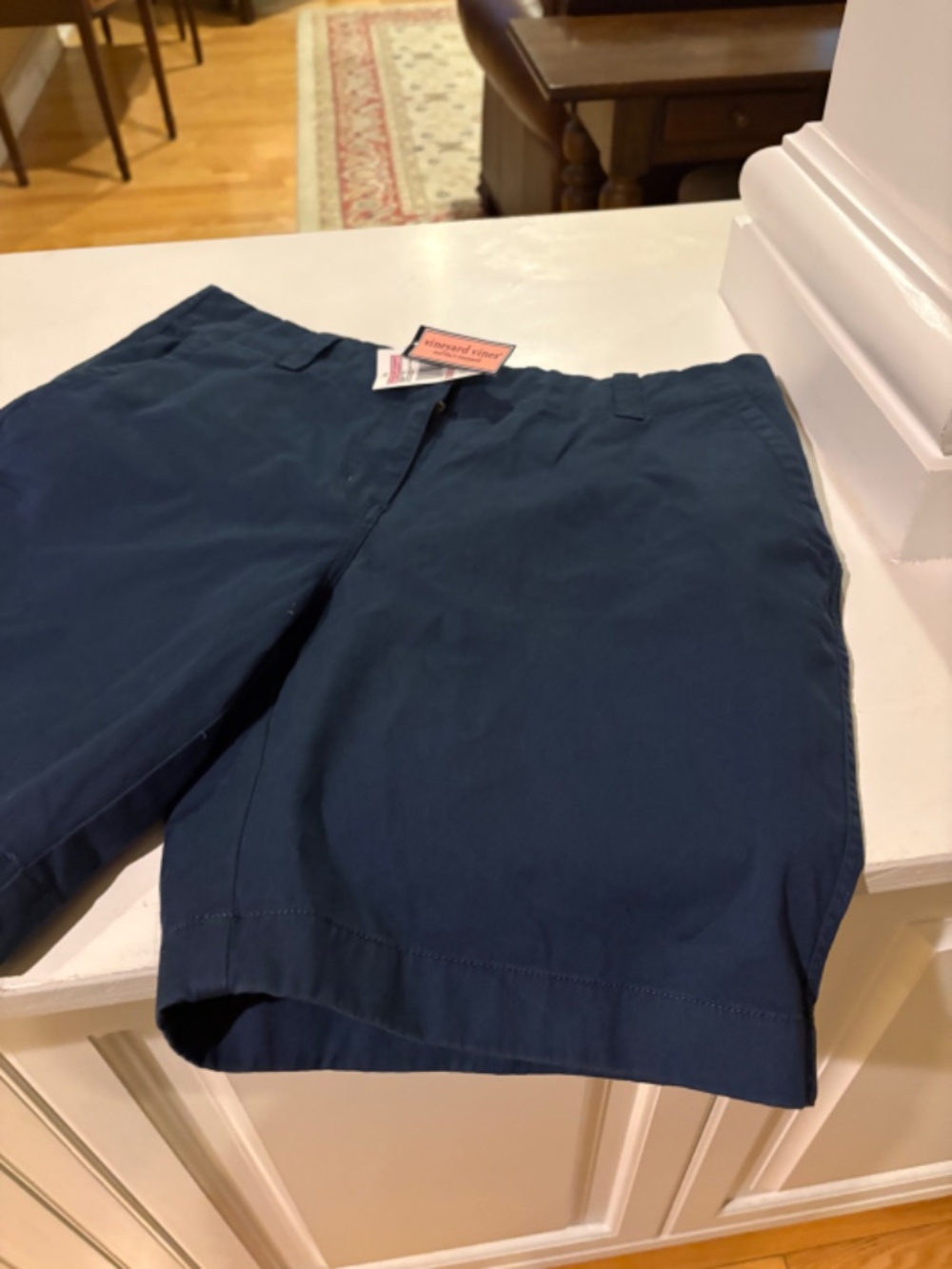 Vineyard Vines navy blue NWT shorts 9 in